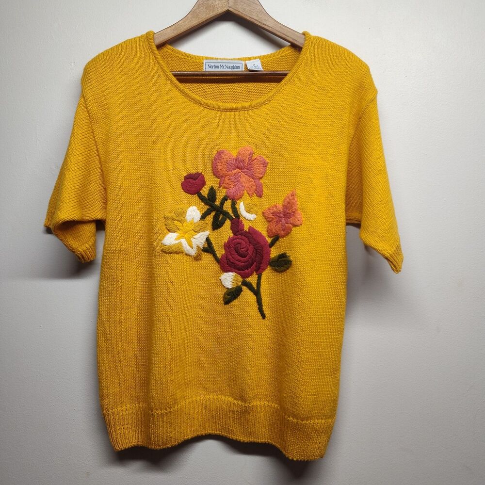 Norton McNaughton Vintage Sweater Women M Yellow Floral Embroidery Fall Autumn